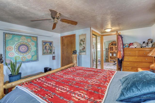 2326 WILSON AVE, Hot Springs, SD 57747