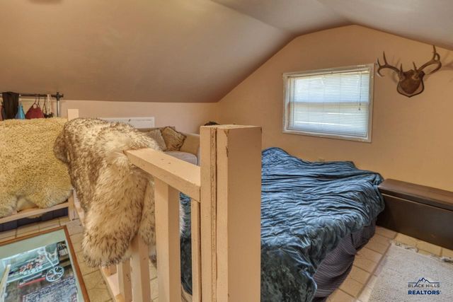 2326 WILSON AVE, Hot Springs, SD 57747