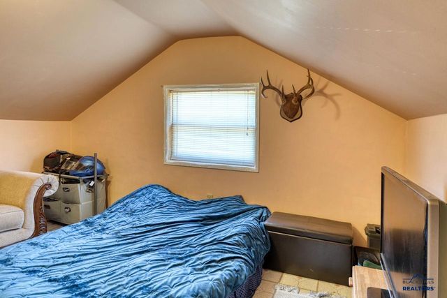 2326 WILSON AVE, Hot Springs, SD 57747