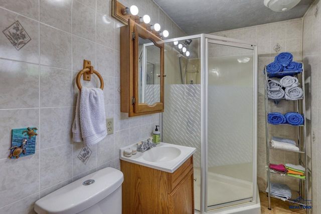 2326 WILSON AVE, Hot Springs, SD 57747