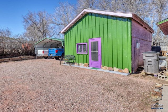 2326 WILSON AVE, Hot Springs, SD 57747