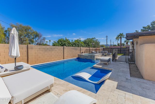 12101 N 36 Street, Phoenix, AZ 85028