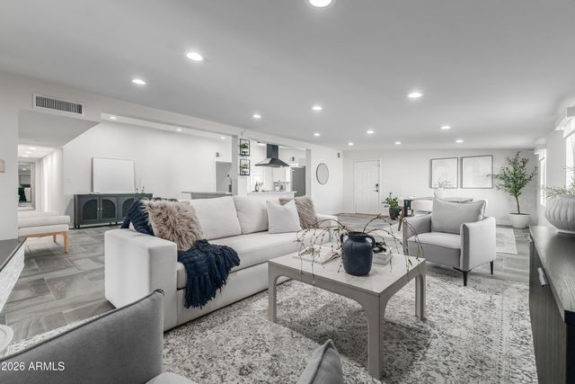 12101 N 36 Street, Phoenix, AZ 85028