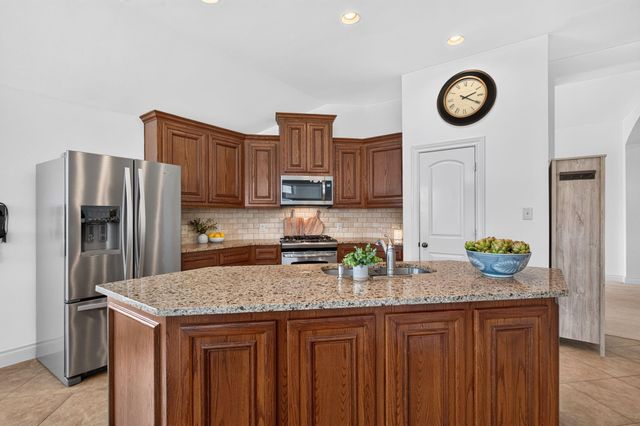 31806 Oak Thicket Court, Conroe, TX 77385