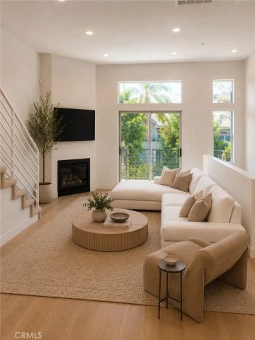 13440 Moorpark Street 101, Sherman Oaks, CA 91423