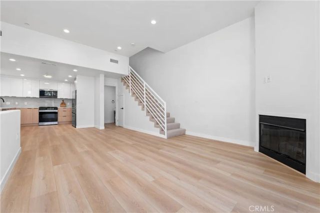 13440 Moorpark Street 101, Sherman Oaks, CA 91423