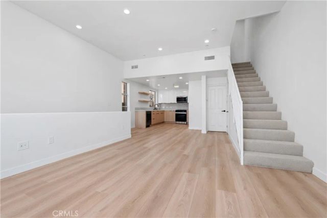 13440 Moorpark Street 101, Sherman Oaks, CA 91423