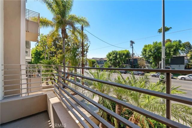13440 Moorpark Street 101, Sherman Oaks, CA 91423