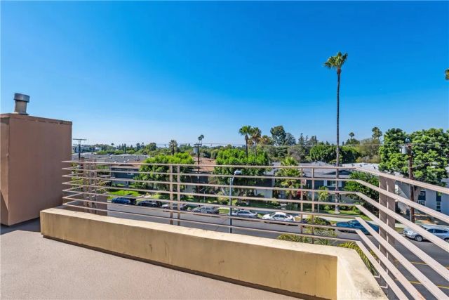 13440 Moorpark Street 101, Sherman Oaks, CA 91423