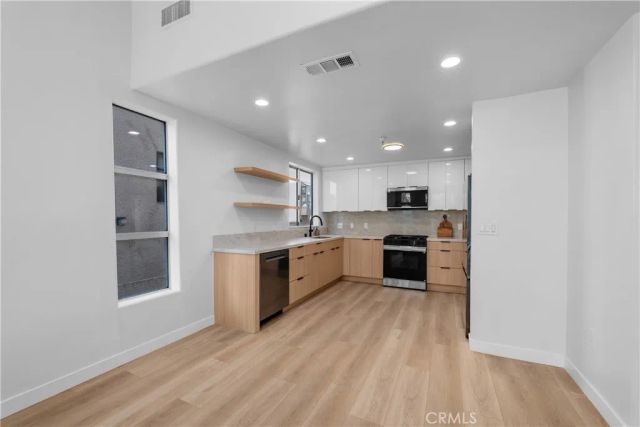 13440 Moorpark Street 101, Sherman Oaks, CA 91423