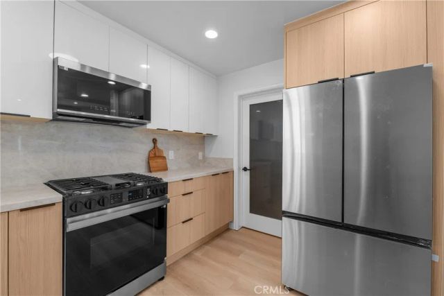 13440 Moorpark Street 101, Sherman Oaks, CA 91423