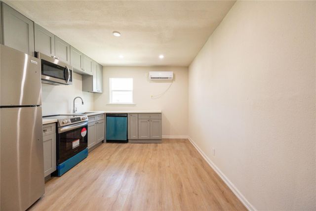 914 Church Street 4, Galveston, TX 77550