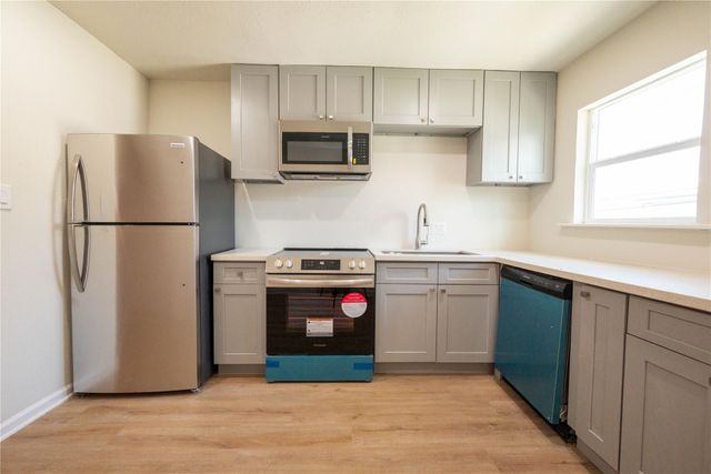 914 Church Street 4, Galveston, TX 77550