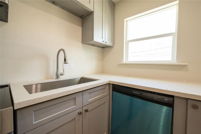 914 Church Street 4, Galveston, TX 77550