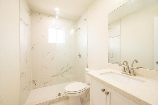 914 Church Street 4, Galveston, TX 77550