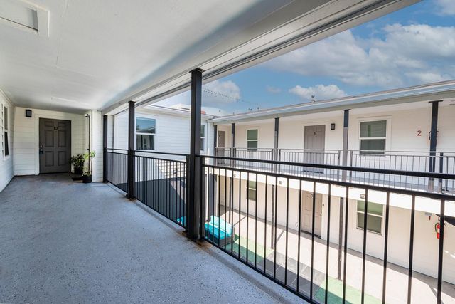 914 Church Street 4, Galveston, TX 77550