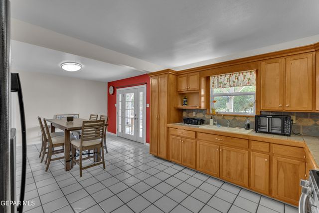 124 ENNIS Street, Clint, TX 79928