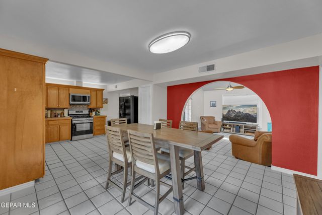 124 ENNIS Street, Clint, TX 79928