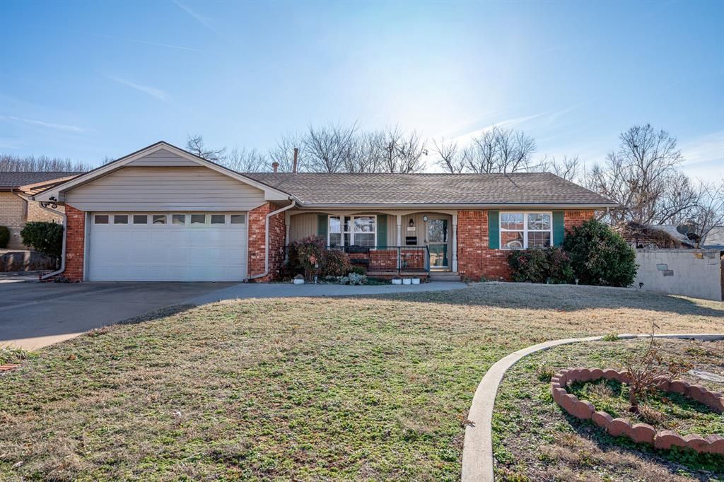 1102 N Rosebrier Drive, Guthrie, OK 73044