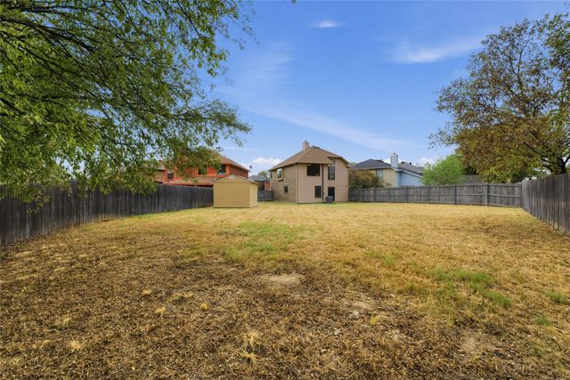 1335 Jasmine Drive, Lewisville, TX 75077