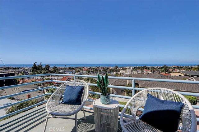 867 Aubrey Court 2, Hermosa Beach, CA 90254