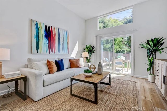 867 Aubrey Court 2, Hermosa Beach, CA 90254