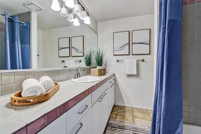 867 Aubrey Court 2, Hermosa Beach, CA 90254