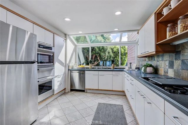 867 Aubrey Court 2, Hermosa Beach, CA 90254