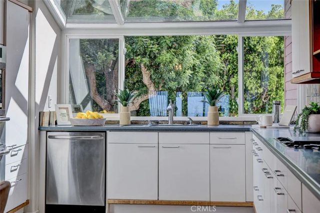 867 Aubrey Court 2, Hermosa Beach, CA 90254