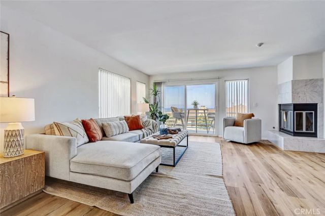 867 Aubrey Court 2, Hermosa Beach, CA 90254