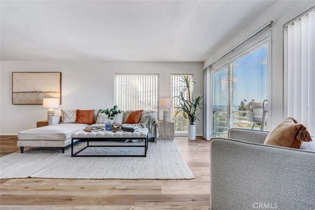 867 Aubrey Court 2, Hermosa Beach, CA 90254