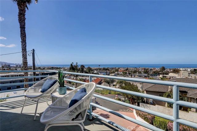 867 Aubrey Court 2, Hermosa Beach, CA 90254