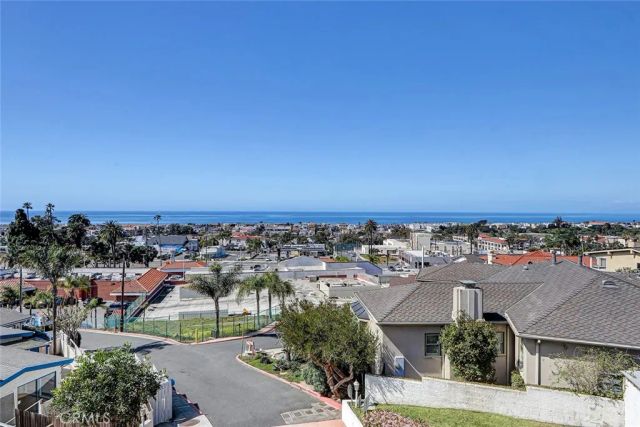 867 Aubrey Court 2, Hermosa Beach, CA 90254