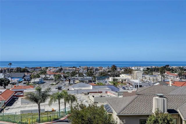 867 Aubrey Court 2, Hermosa Beach, CA 90254