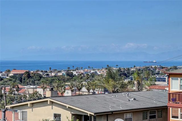 867 Aubrey Court 2, Hermosa Beach, CA 90254