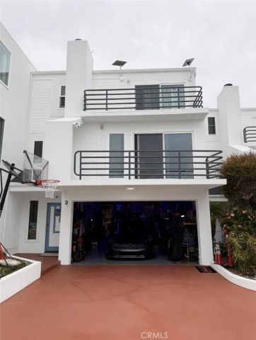 867 Aubrey Court 2, Hermosa Beach, CA 90254