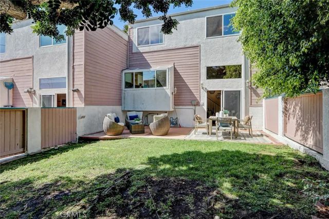 867 Aubrey Court 2, Hermosa Beach, CA 90254