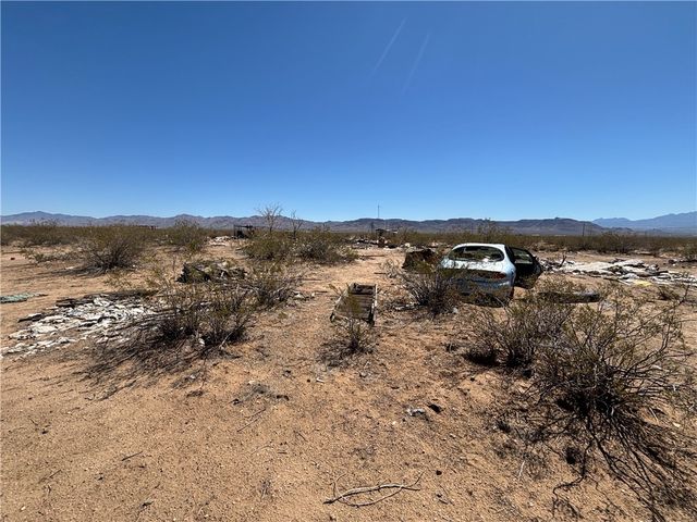 010C Adobe Road, Golden Valley, AZ 86413