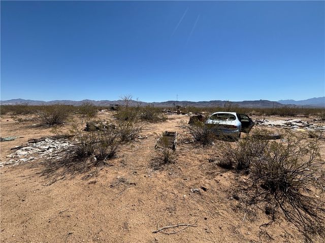 010C Adobe Road, Golden Valley, AZ 86413