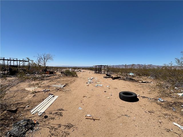 010C Adobe Road, Golden Valley, AZ 86413