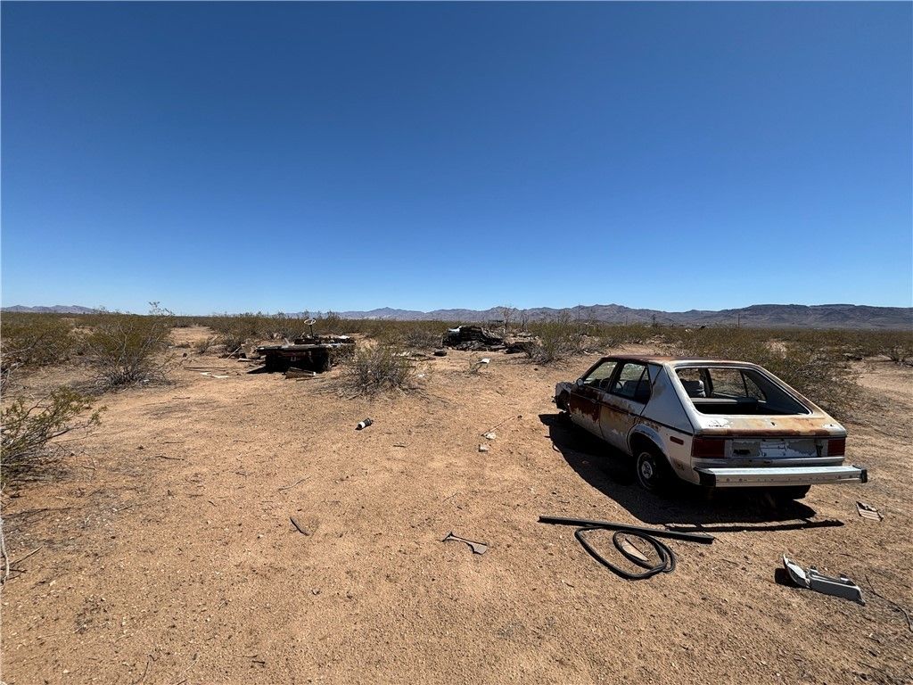 010C Adobe Road, Golden Valley, AZ 86413