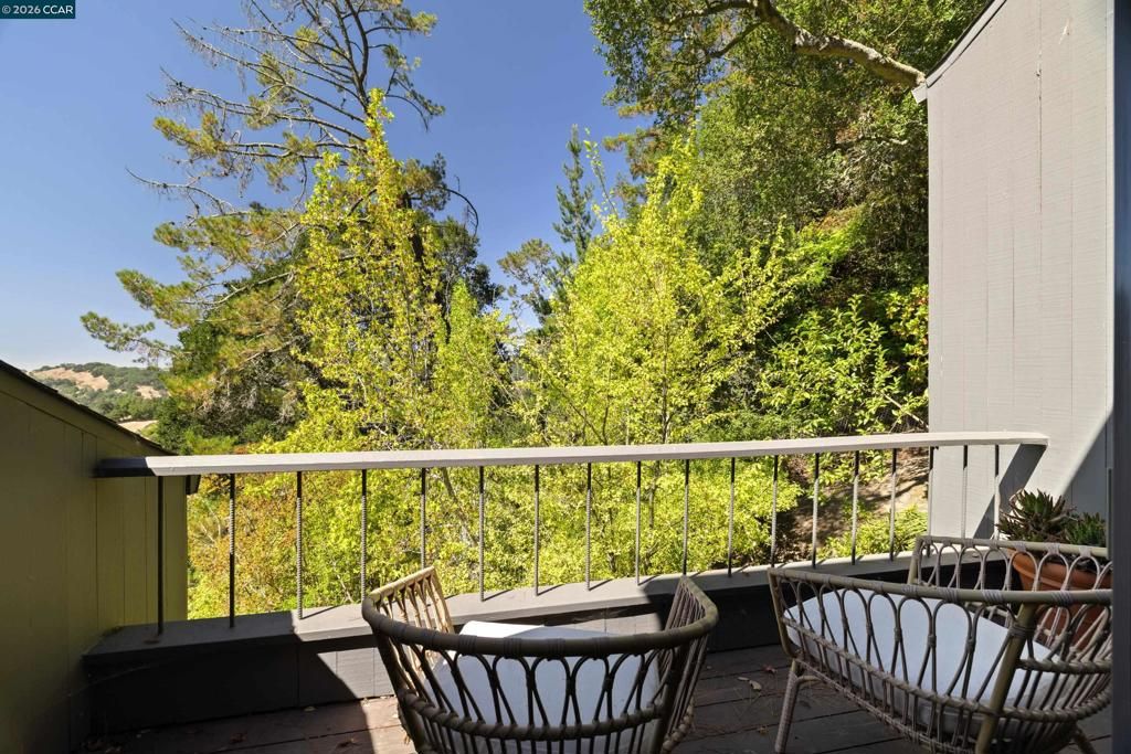 Image 16 of property listing at 47 El Gavilan Rd, Orinda, CA 94563