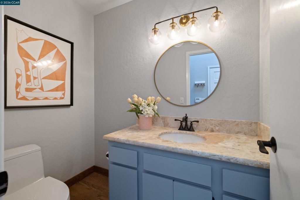 Image 19 of property listing at 47 El Gavilan Rd, Orinda, CA 94563