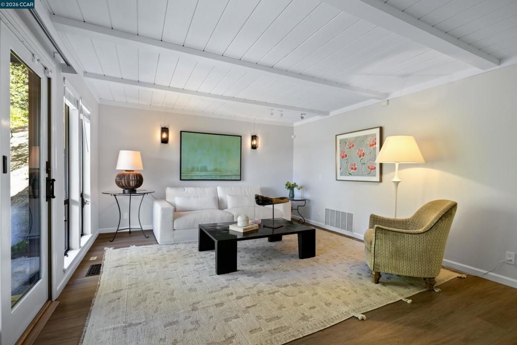 Image 20 of property listing at 47 El Gavilan Rd, Orinda, CA 94563