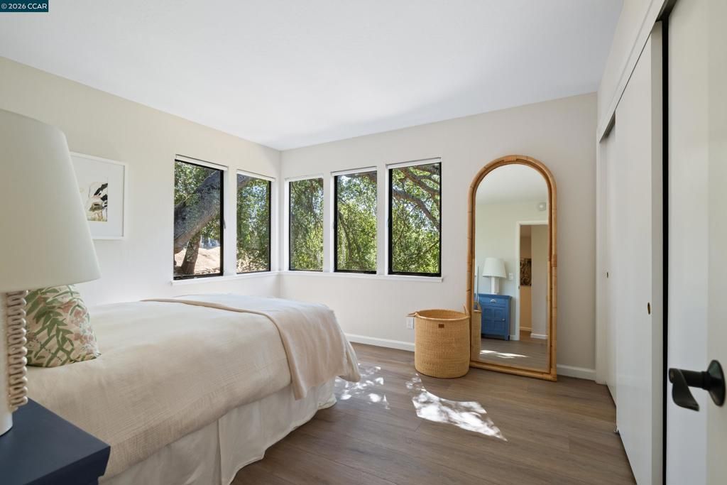 Image 23 of property listing at 47 El Gavilan Rd, Orinda, CA 94563