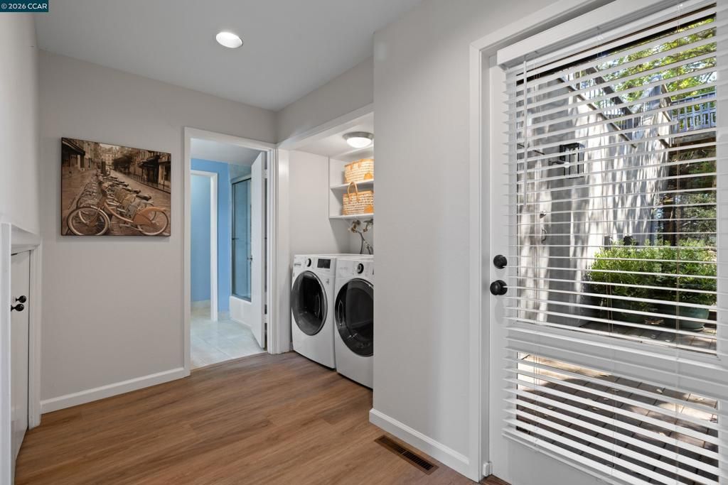 Image 24 of property listing at 47 El Gavilan Rd, Orinda, CA 94563