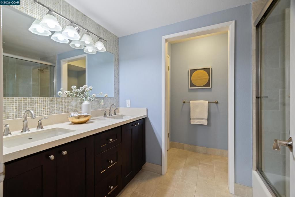 Image 25 of property listing at 47 El Gavilan Rd, Orinda, CA 94563