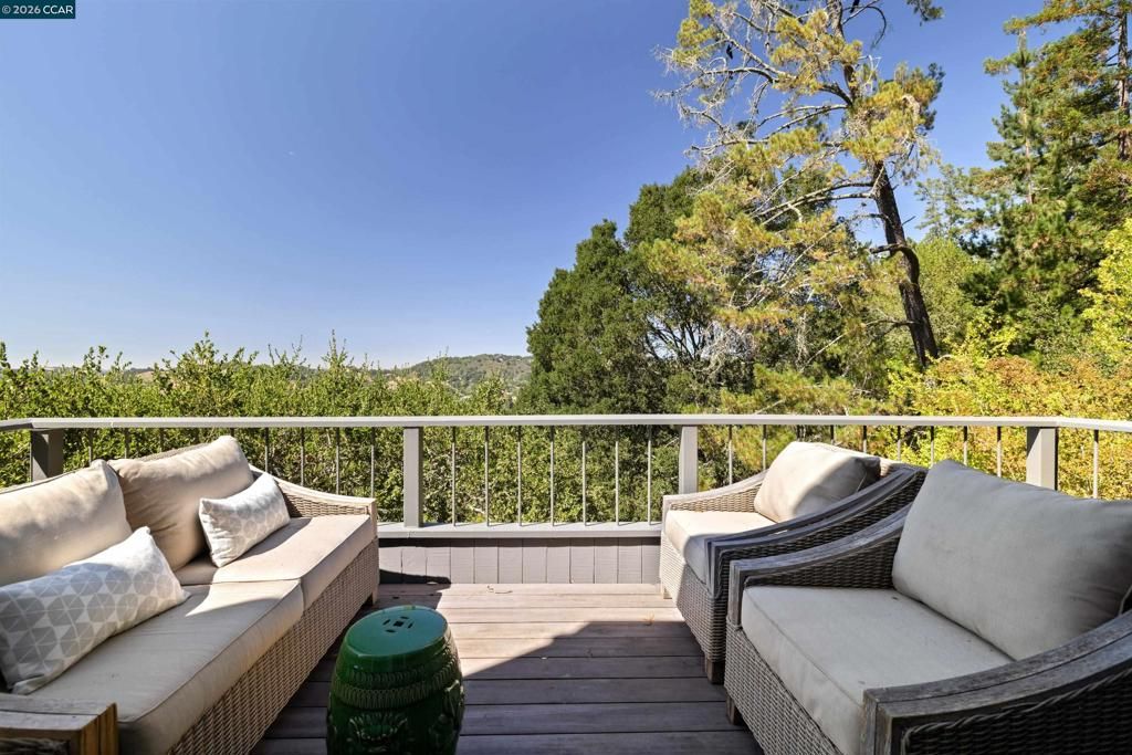 Image 4 of property listing at 47 El Gavilan Rd, Orinda, CA 94563