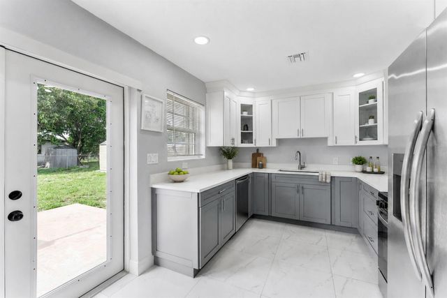 6501 SW 15th Court, North Lauderdale, FL 33068