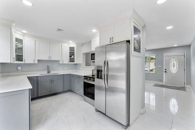 6501 SW 15th Court, North Lauderdale, FL 33068